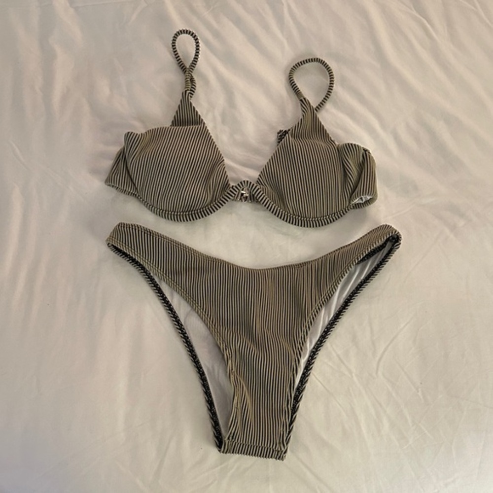 Striped Underwire Bikini Set in Olive Green